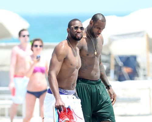 经纪人：那不勒斯今夏也有意博尼，但奥西利奥起了决定性作用（经纪人：那不勒斯夏窗同样有意博尼，奥西利奥起到关键作用）