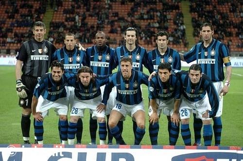 曾经的前场搭档！安东尼和拉什福德拥抱这一刻，你想到了什么？（安东尼与拉什福德相拥：昔日前场拍档这一瞬，你想到了什么？）