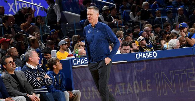 单场比赛4名效力英超球员进球，为荷兰国家队队史首次（荷兰国家队队史首次：单场四名英超球员建功）