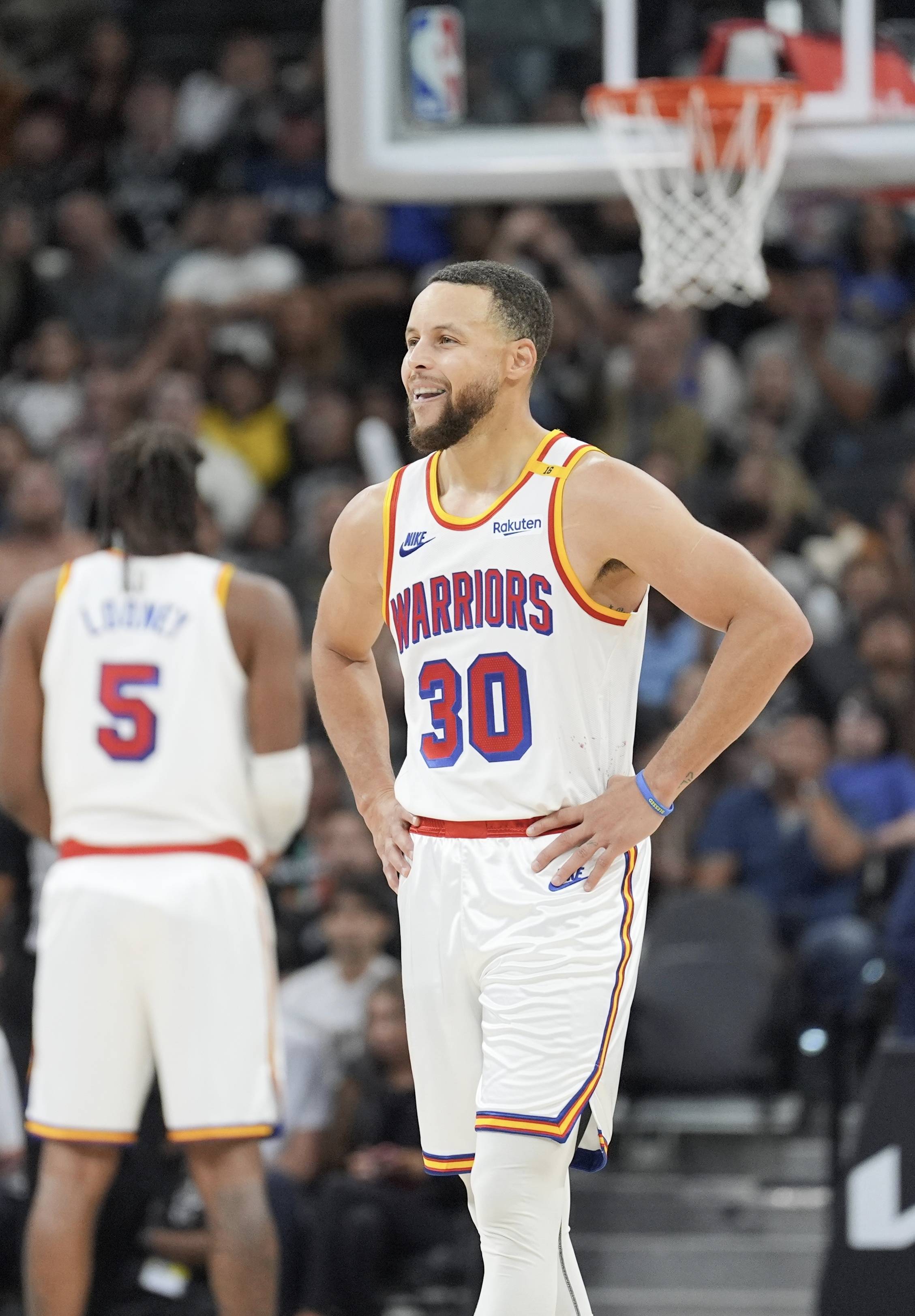 挪威后卫：中场休息时哈兰德让我们多传中，最后奏效了（挪威后卫：中场哈兰德建议多传中，最终奏效）