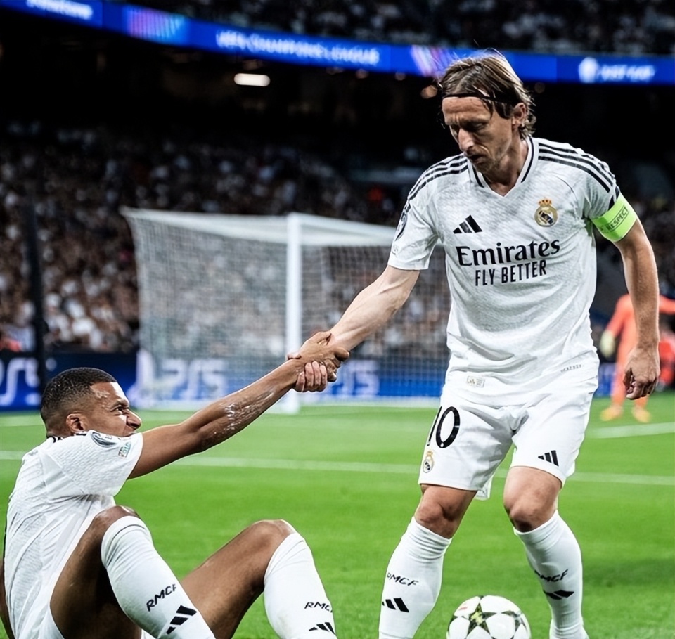 谁更强？ESPN对比15-16赛季库里和本赛季SGA数据（ESPN横评：2015-16库里 vs 本季SGA，谁更胜一筹？）