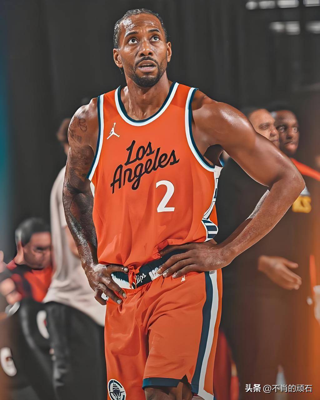 雅虎：有消息称一家中国俱乐部向拉斐尔开出很丰厚的合同报价（雅虎：传中国俱乐部向拉斐尔奉上高薪合同报价）