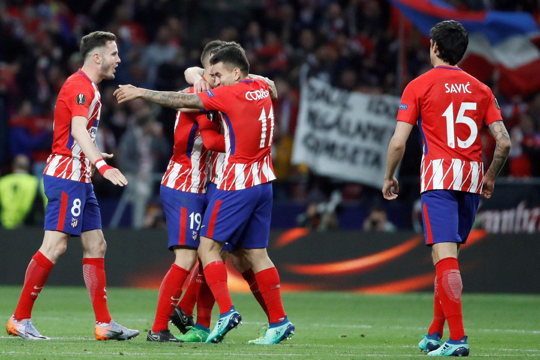 NBA：湖人险胜火箭 詹姆斯砍下38分（詹姆斯轰38分 湖人险取火箭）