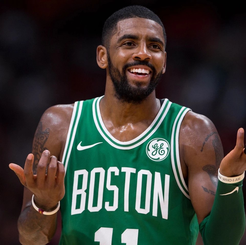 巴萨梅西自由球进球助球队领先（梅西任意球建功，助巴萨取得领先）