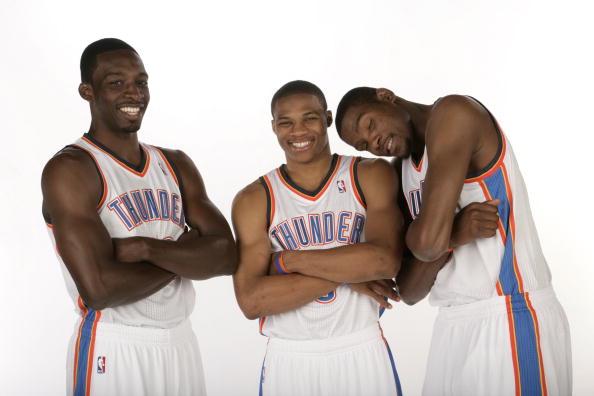 德甲战报：迪亚斯传射、杰克逊锁胜局，拜仁3-1圣保利（德甲：迪亚斯传射建功，杰克逊终结悬念，拜仁3-1击退圣保利）