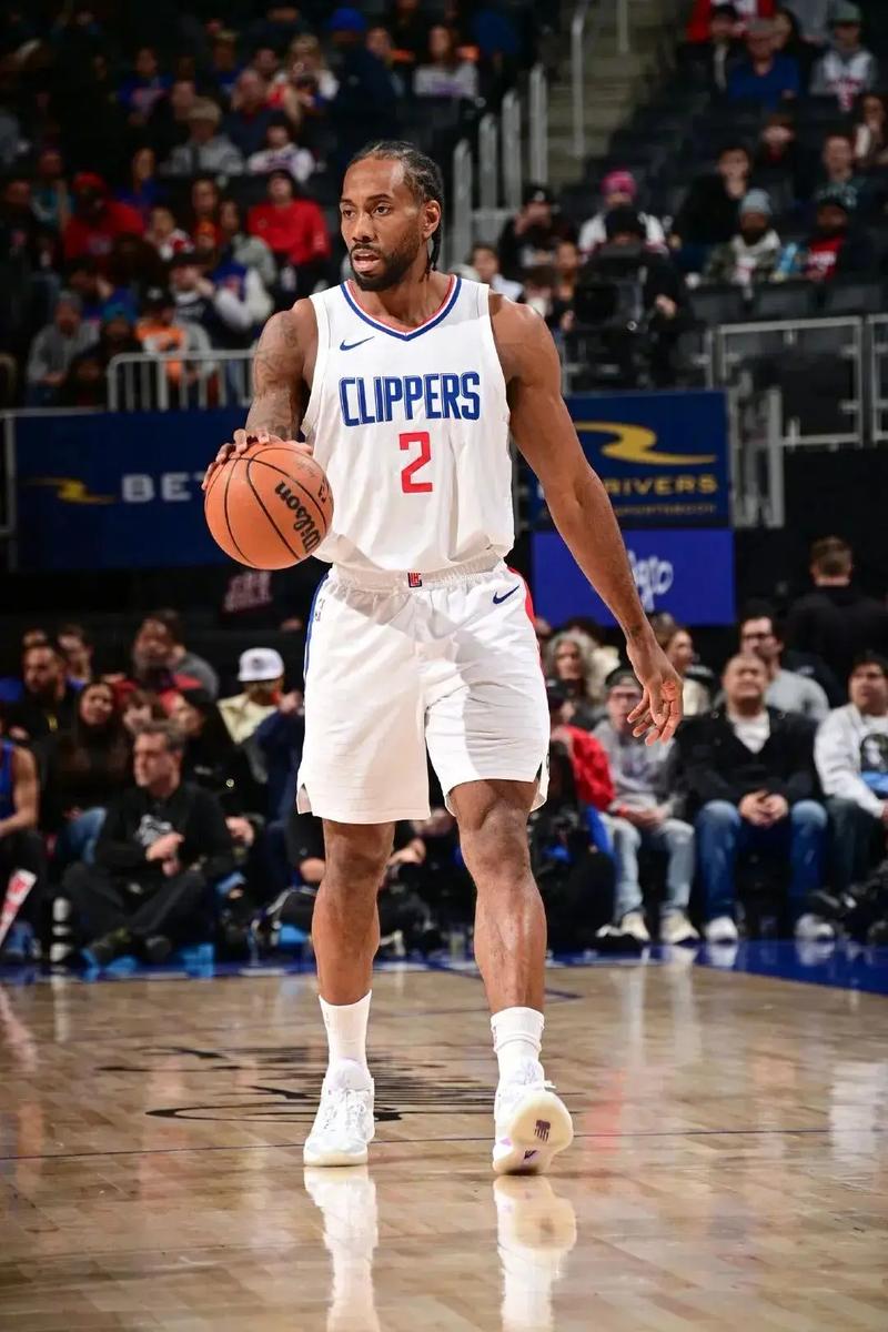 沈梓捷受伤瞬间：对抗激烈下的意外（激战之中意外突发：沈梓捷受伤瞬间）