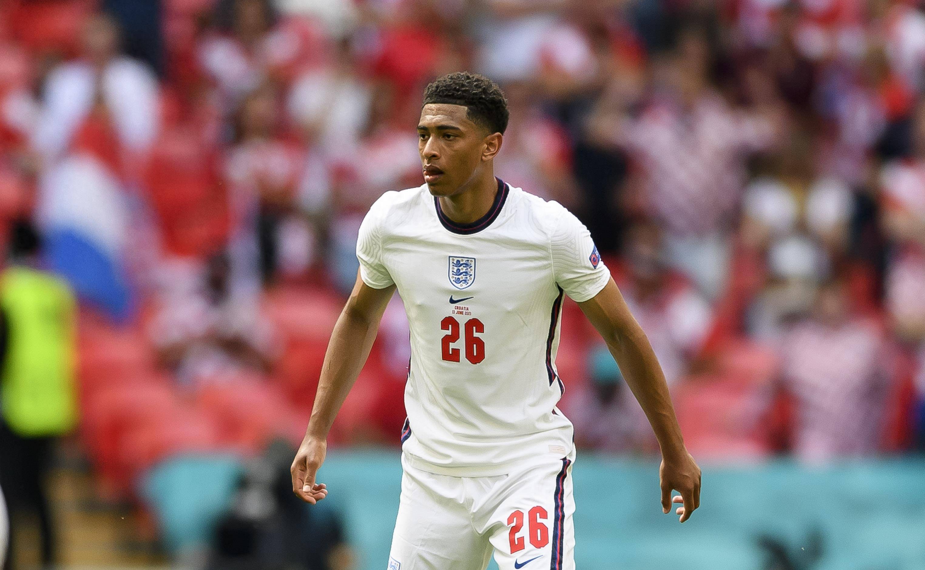 中足联财务约定：球员收取合同外价值超一万元现金或物品需报备（中足联财务规定：球员获合同外价值超1万元的现金或物品须报备）