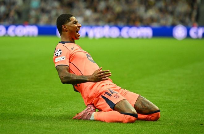 备战秋冬高尔夫：你的保暖防风战袍准备好了吗？（秋冬高尔夫来袭：你的保暖防风装备到位了吗？）